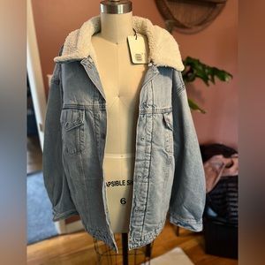 OVERSIZED SHERPA TRUCKER JACKET - size large